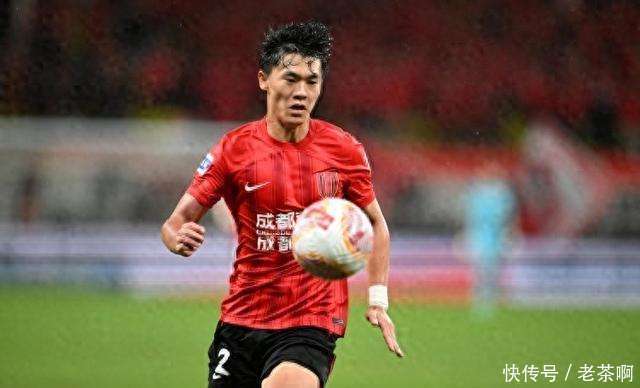 关于社区盾关键时刻走向成谜；成都蓉城战术微调；悬念犹存；年轻球员得到机会的信息