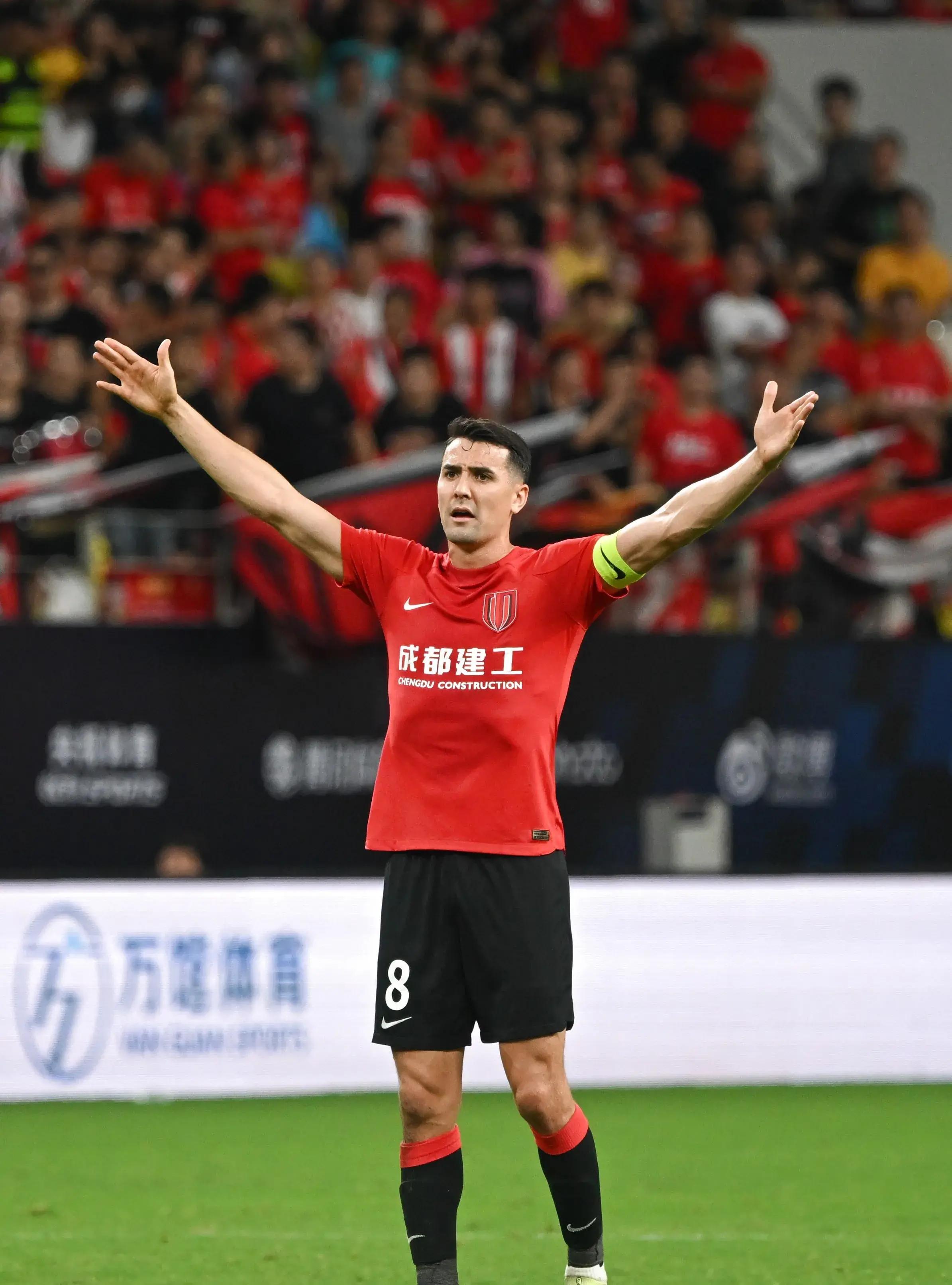 包含巴塞罗那迎足总杯关键赛，今夜刷新队史纪录，管理层满意，资深球员宣示担当的词条