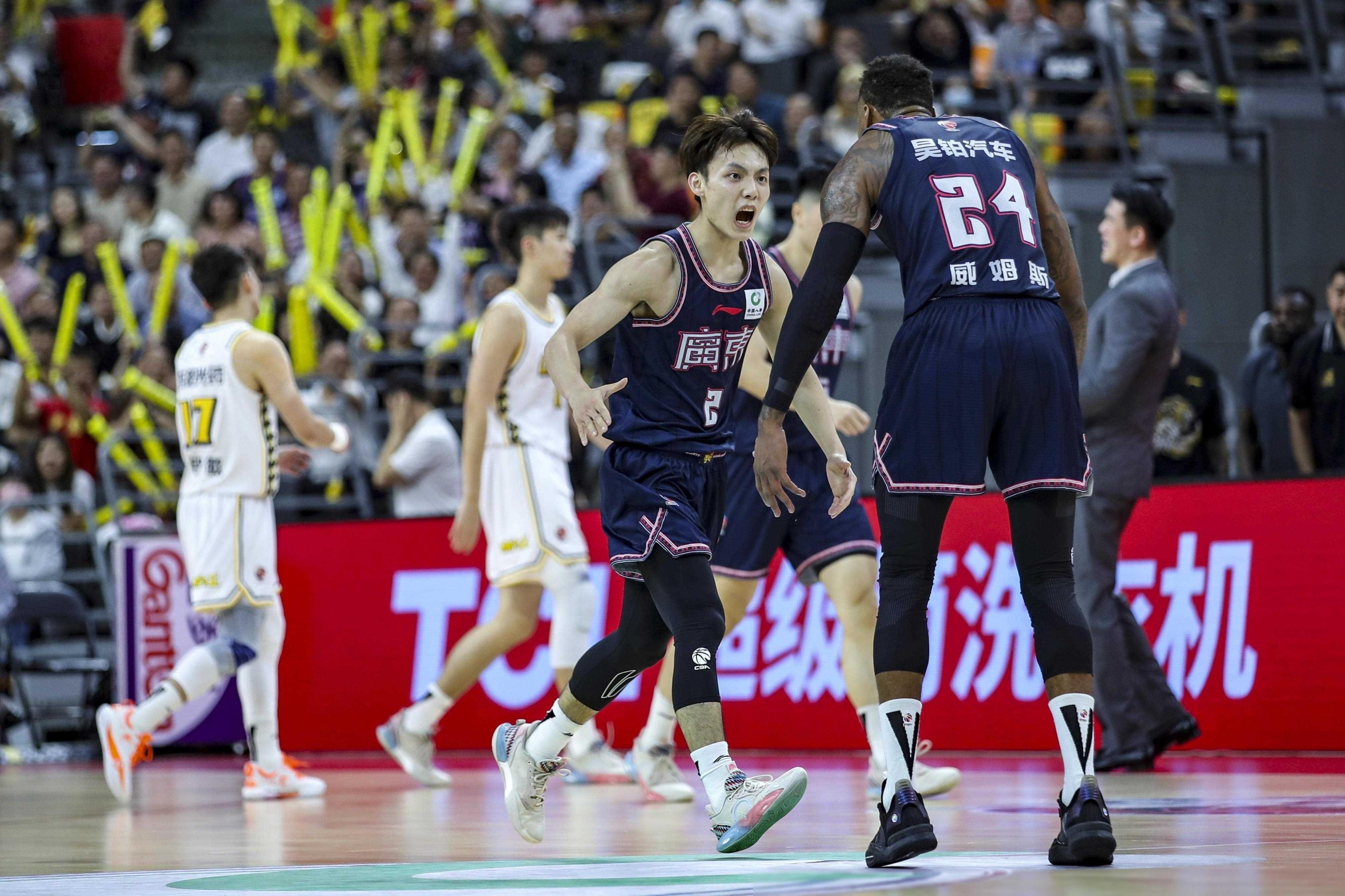 CBA常规赛今晚再迎强敌；山东男篮防线松动；主帅态度：媒体盛赞；赛程密集仍需轮换的简单介绍