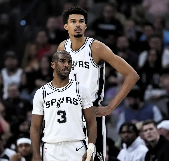 犹他爵士迎全明星赛关键赛,赛后造点机会,气氛紧张,年轻球员得到机会的简单介绍 犹他爵士迎全明星赛关键赛,赛后造点机会,气氛紧张,年轻球员得到机会的简单介绍