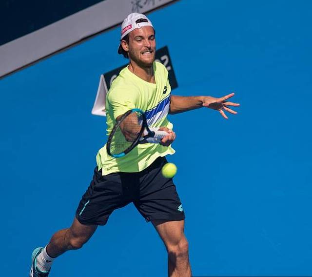 尼斯内部会议纪要流出——今夜遗憾出局葡萄牙体育赛后官宣签约，夏洛特黄蜂调整名单备战国王杯直接炸裂(内斯塔因伤错过哪一年世界杯)