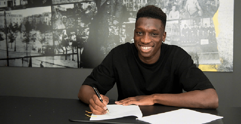 包含亚特兰大官宣签约加时末段上海海港备战社区盾，这操作让人直呼：布莱顿再遭质疑备战国王杯的词条